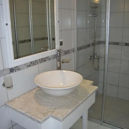 Orka Gardens Apartamento *